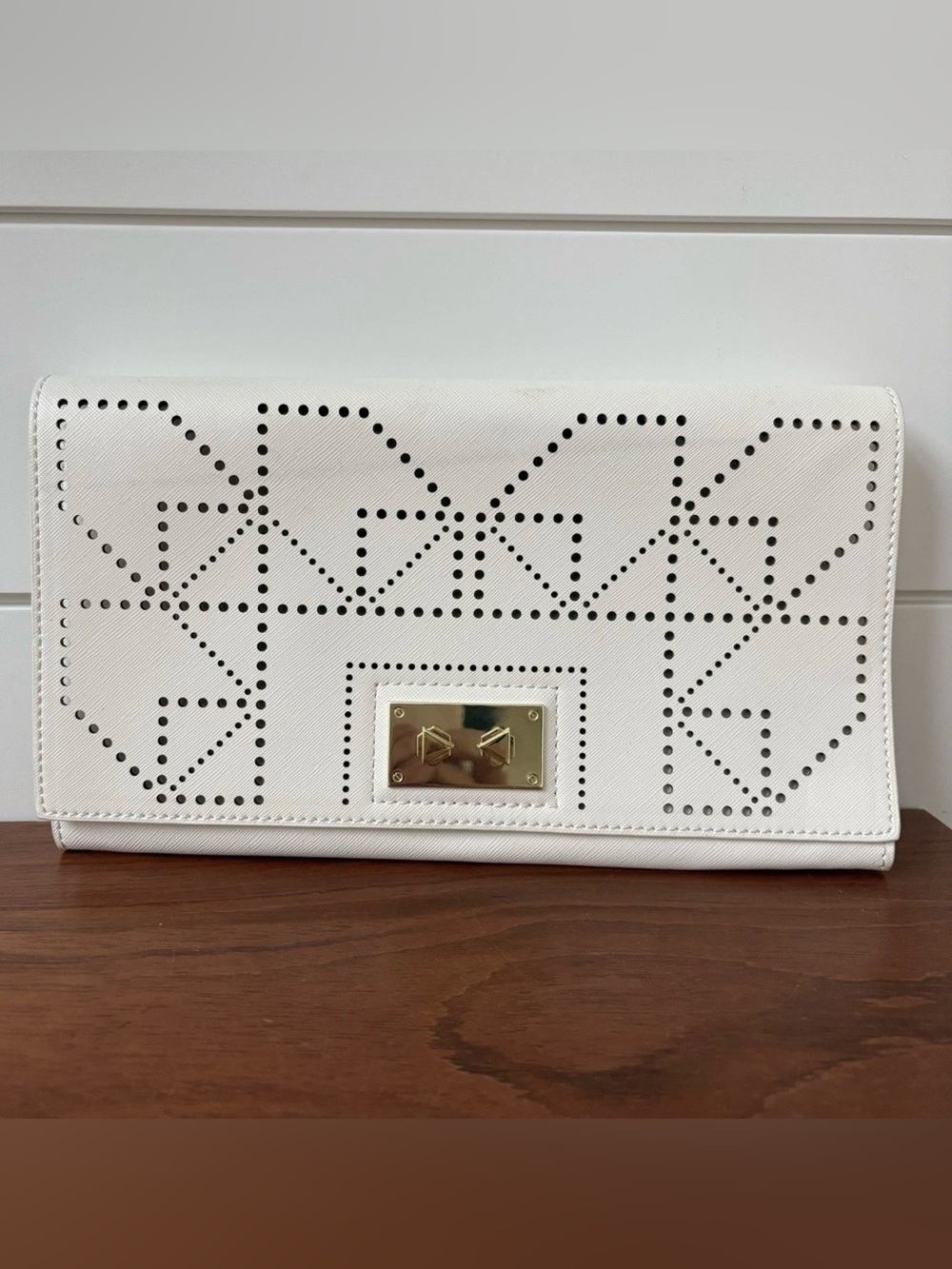 Danielle Nicole White Clutch Purse Geometric Gold Pattern Wedding Evening Party